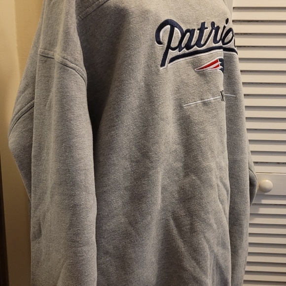 Gently used- Vintage Men's NFL PATRIOTS Gray PULLOVER SWEATER. Fits XXLarge - Picture 5 of 10
